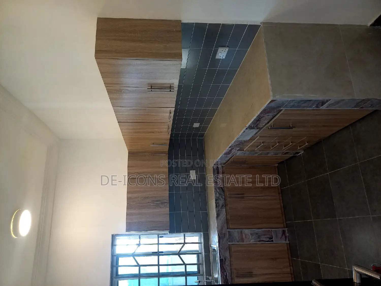 3bdrm Duplex in De-Icons Real Estate, Kasoa for rent