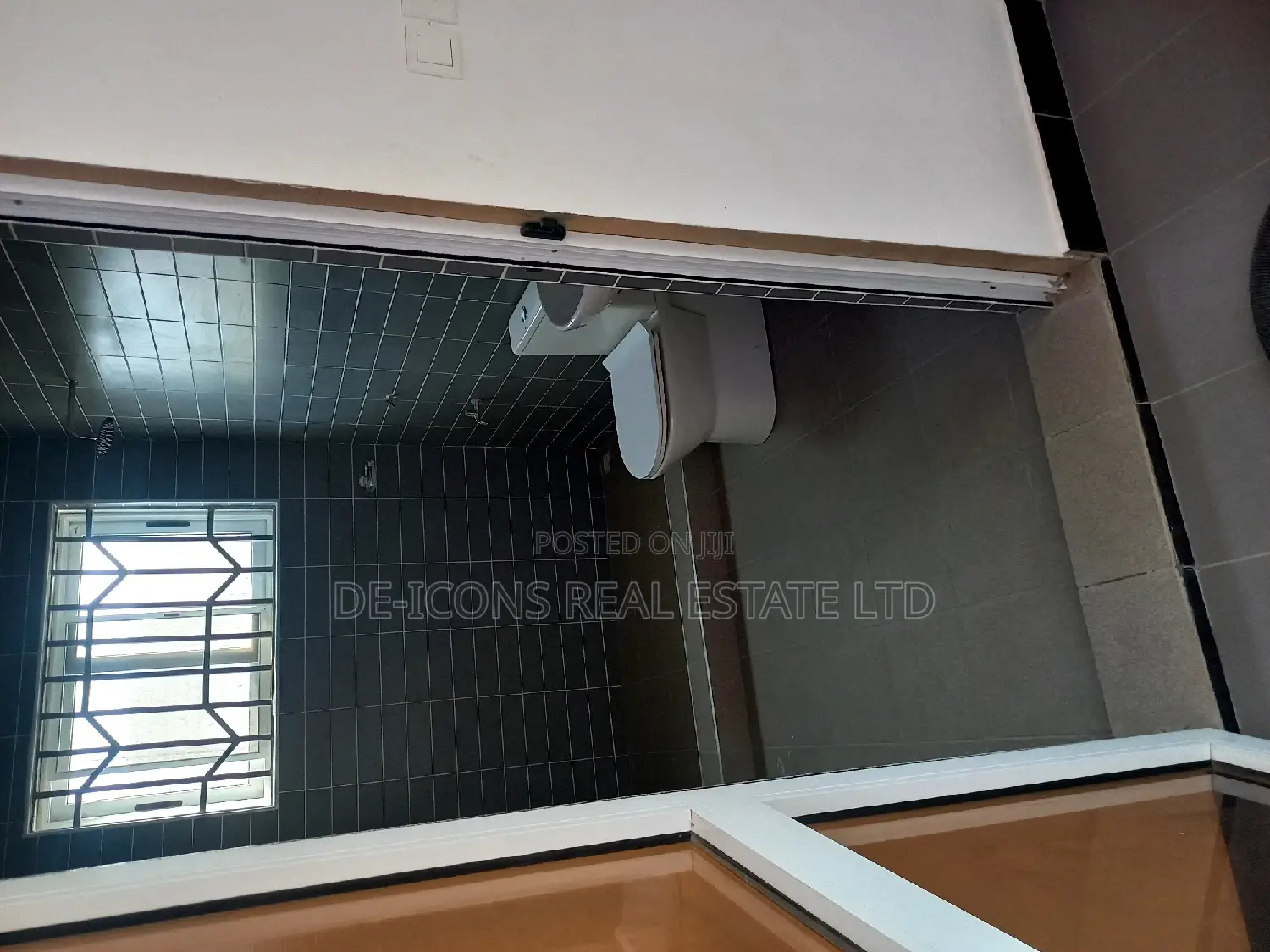 3bdrm Duplex in De-Icons Real Estate, Kasoa for rent