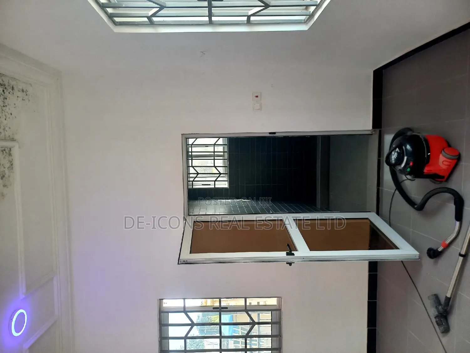 3bdrm Duplex in De-Icons Real Estate, Kasoa for rent