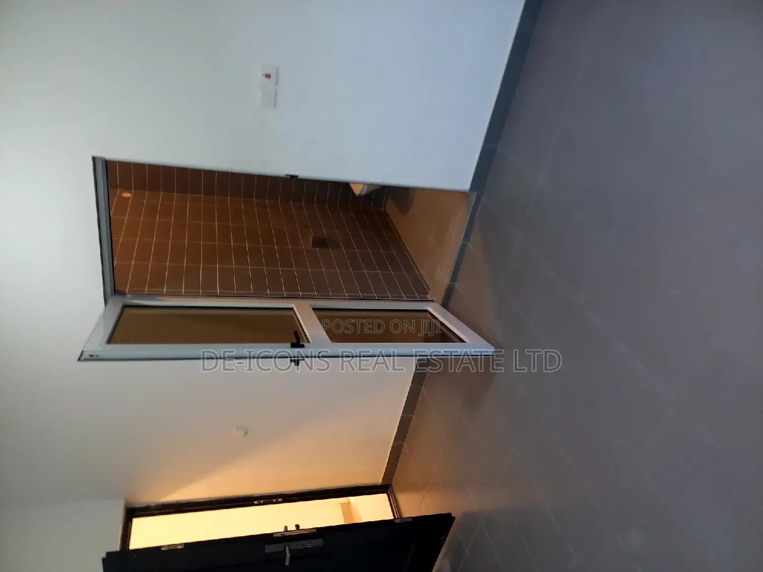 3bdrm Duplex in De-Icons Real Estate, Kasoa for rent