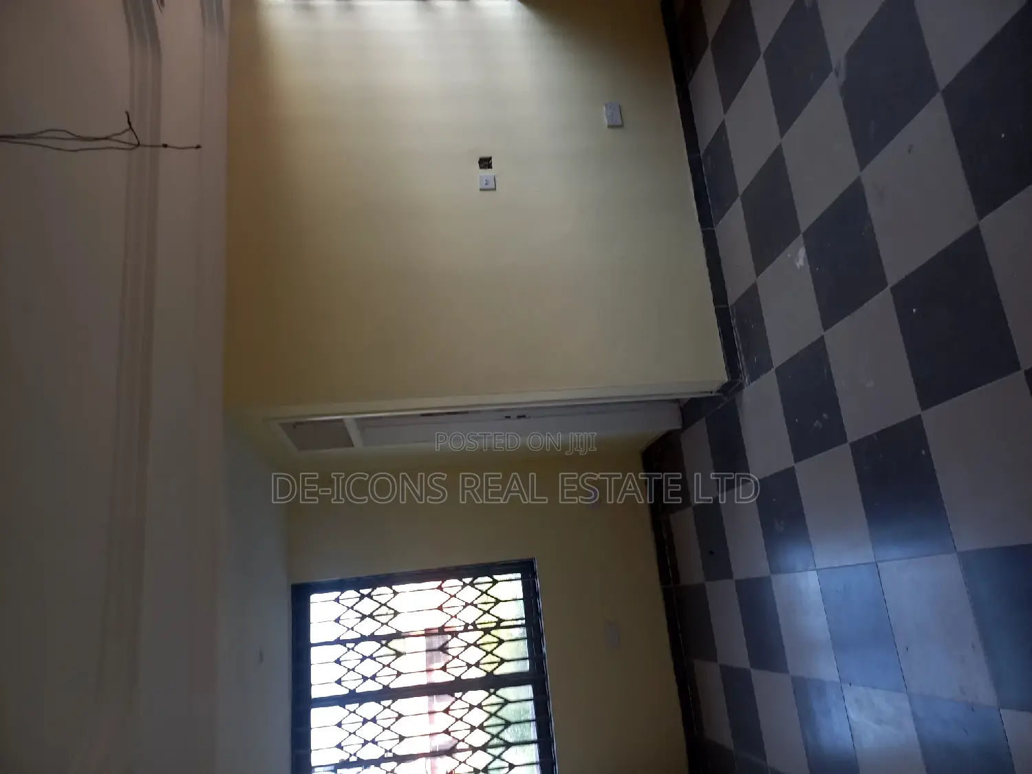 3bdrm Duplex in De-Icons Real Estate, Kasoa for rent