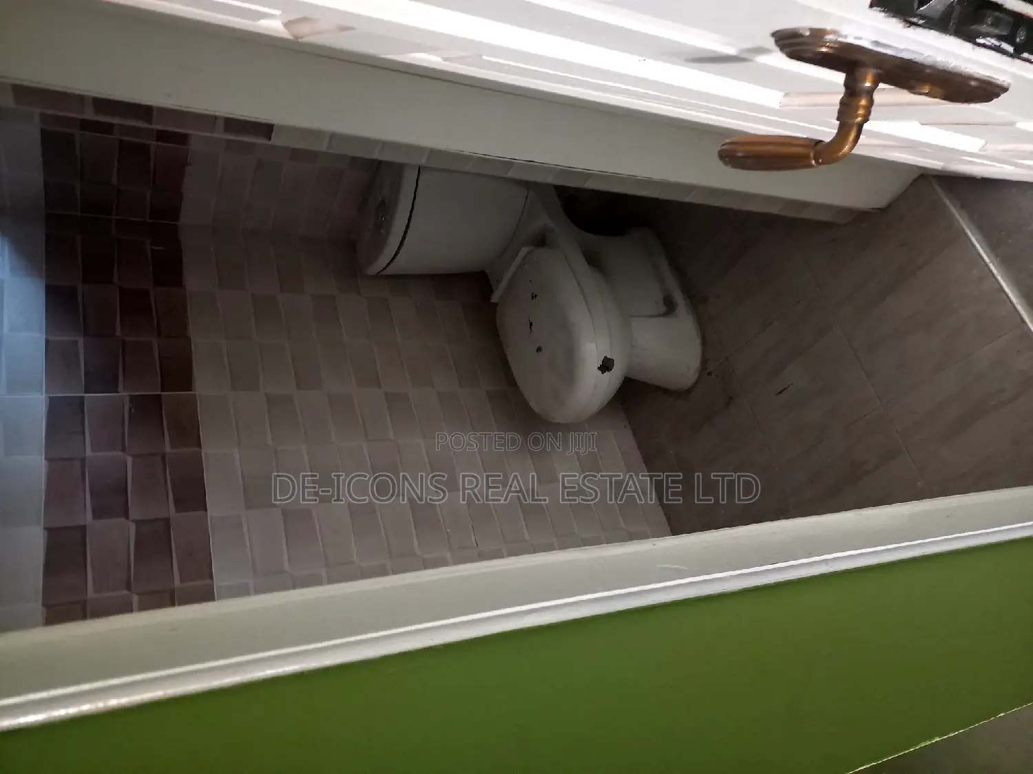 3bdrm Duplex in De-Icons Real Estate, Kasoa for rent