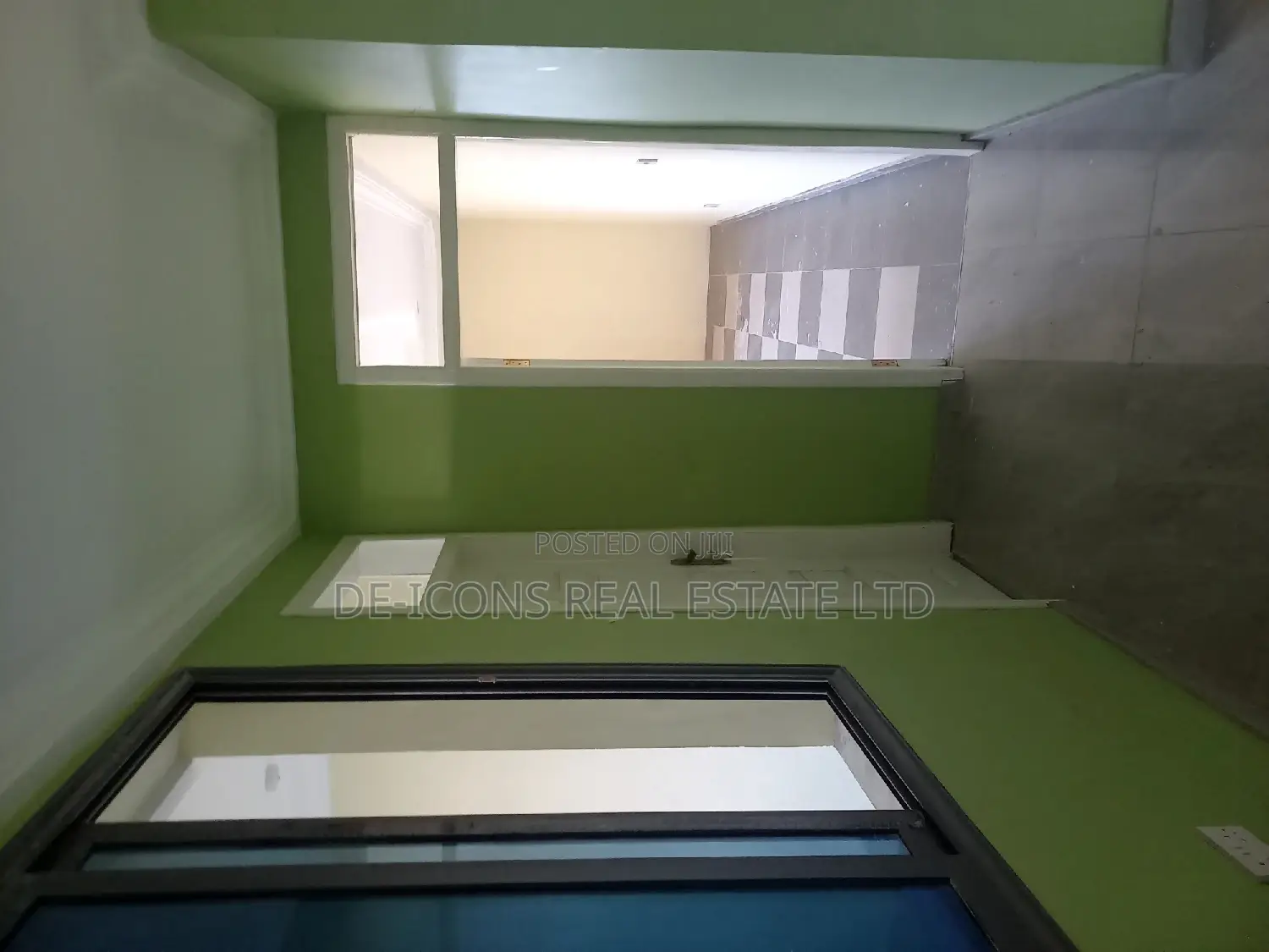 3bdrm Duplex in De-Icons Real Estate, Kasoa for rent