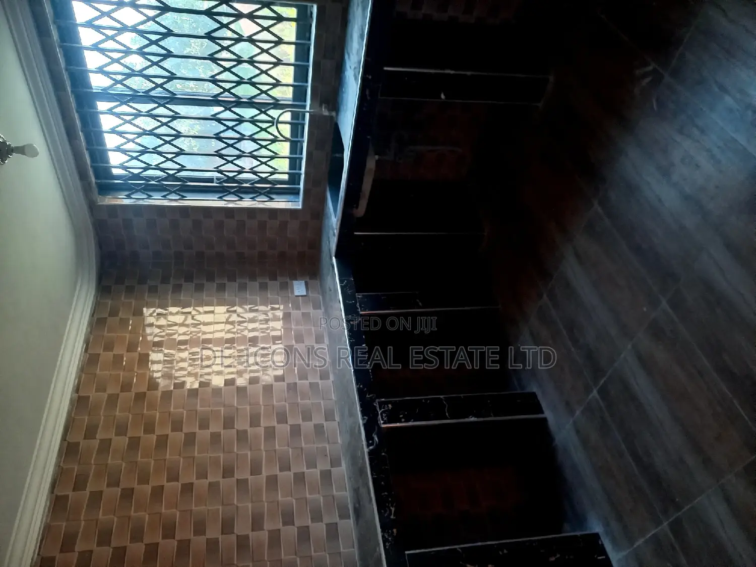 2bdrm Duplex in De-Icons Real Estate, Kasoa for rent