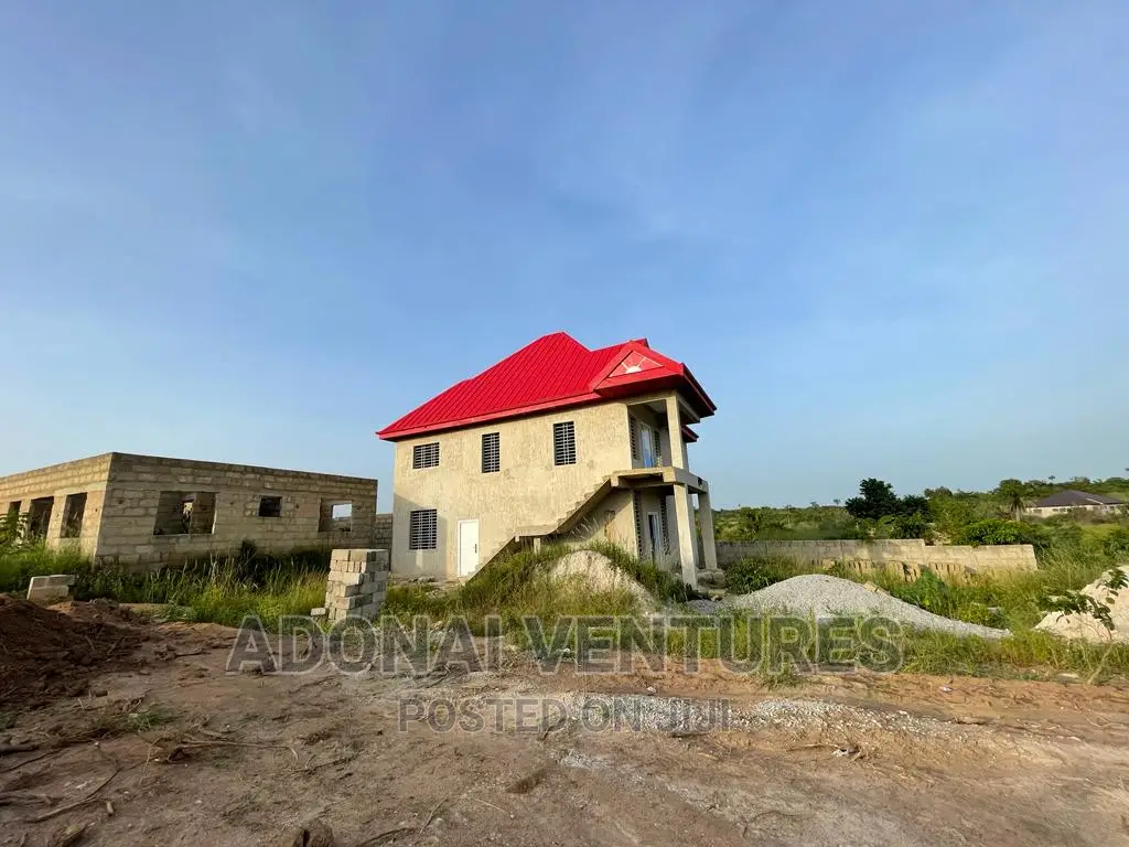 4bdrm House in Tikrom Kumasi for sale