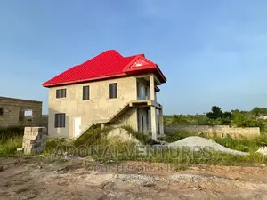 4bdrm House in Tikrom Kumasi for sale
