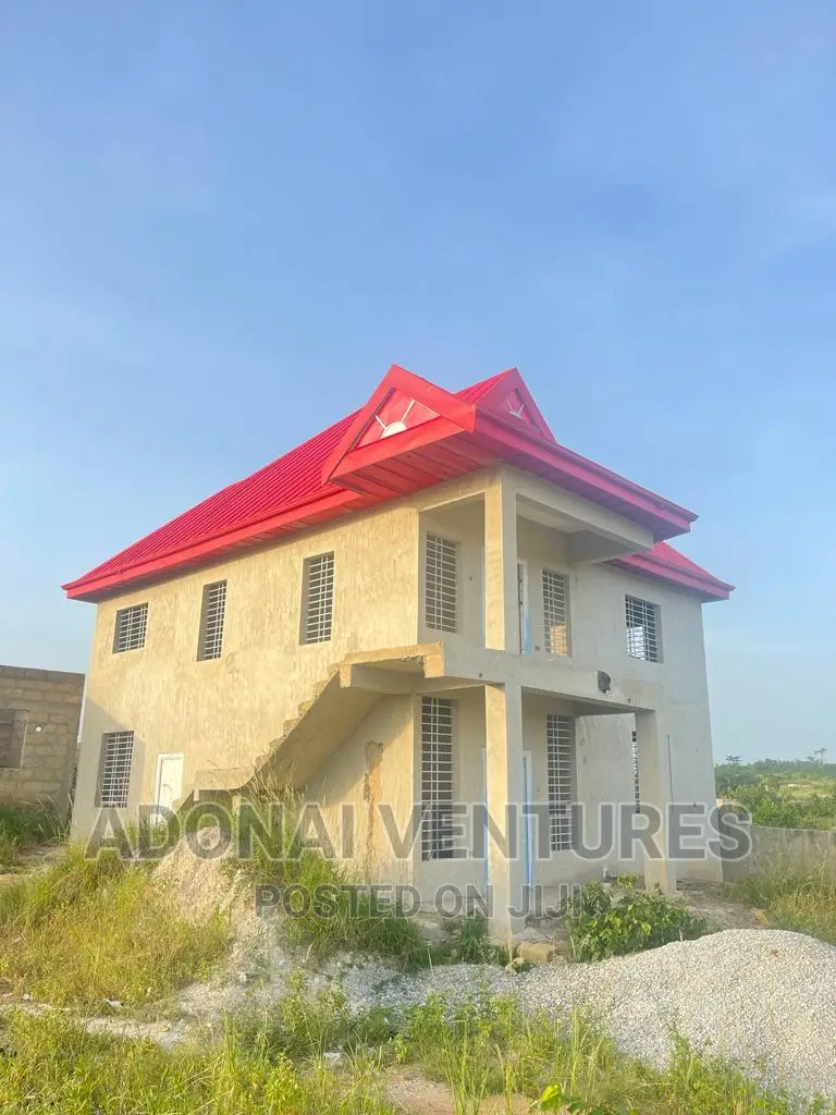 4bdrm House in Tikrom Kumasi for sale