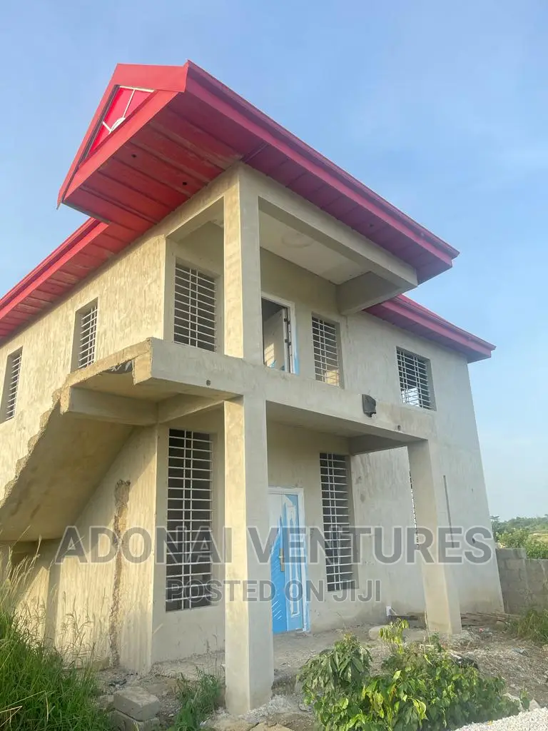 4bdrm House in Tikrom Kumasi for sale