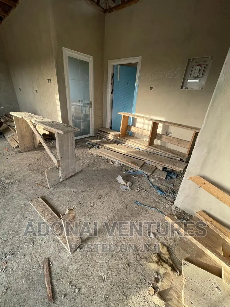4bdrm House in Tikrom Kumasi for sale