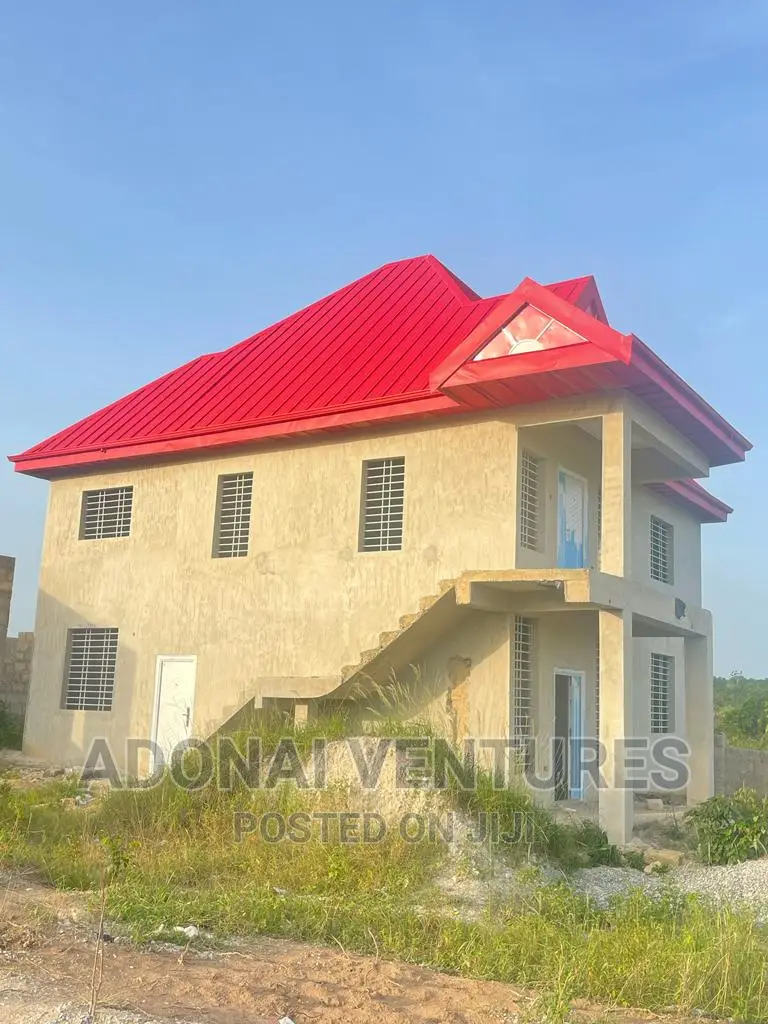 4bdrm House in Tikrom Kumasi for sale