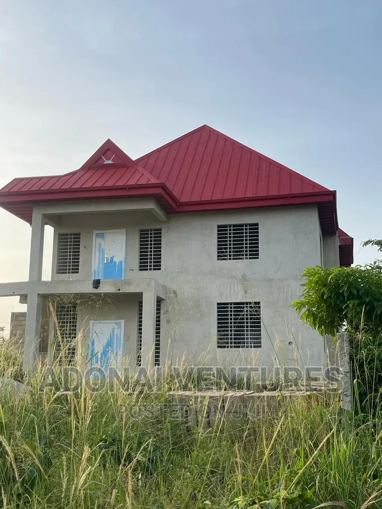 4bdrm House in Tikrom Kumasi for sale