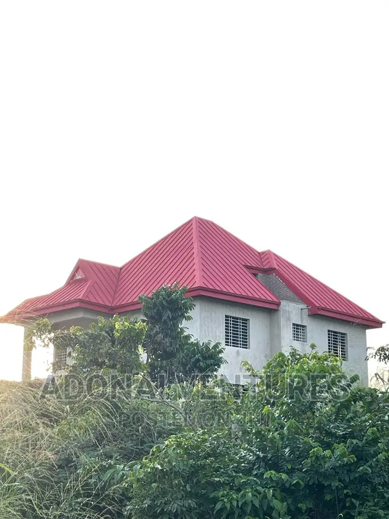 4bdrm House in Tikrom Kumasi for sale
