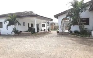 Furnished 6bdrm Bungalow in Tesano for sale