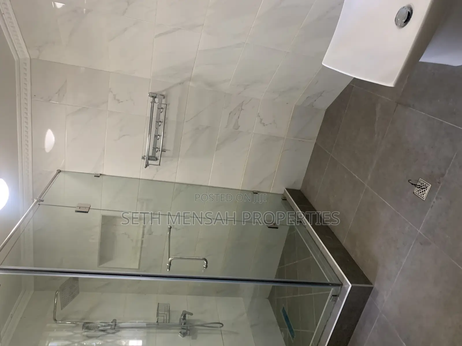4bdrm Mansion in Cantonments for sale
