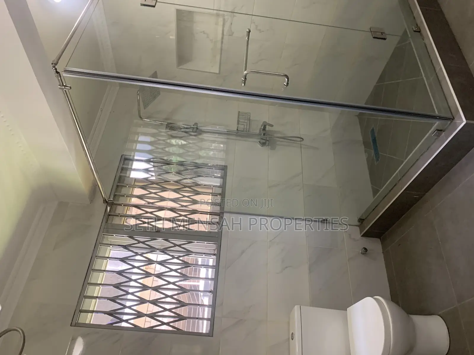 4bdrm Mansion in Cantonments for sale