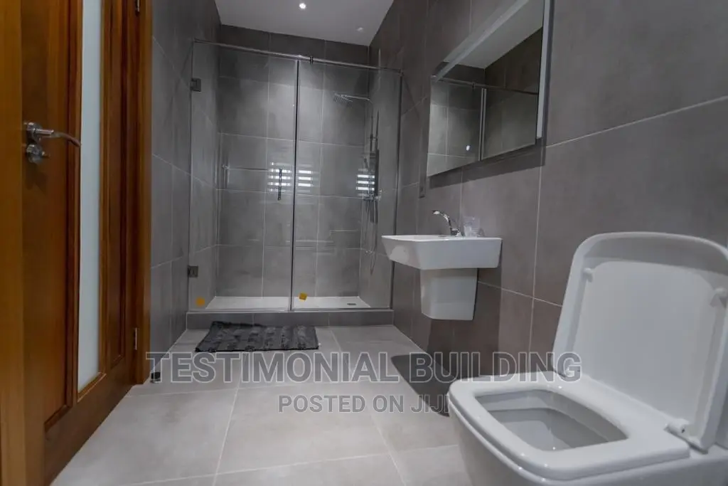 5bdrm House in Testimonial Building, East Legon for sale