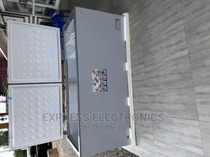 Adjustable Thermostat Chest Freezer Double Door 708L