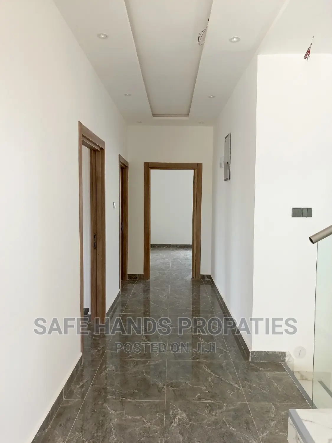 5bdrm Mansion in Nmai-Dzorn for sale