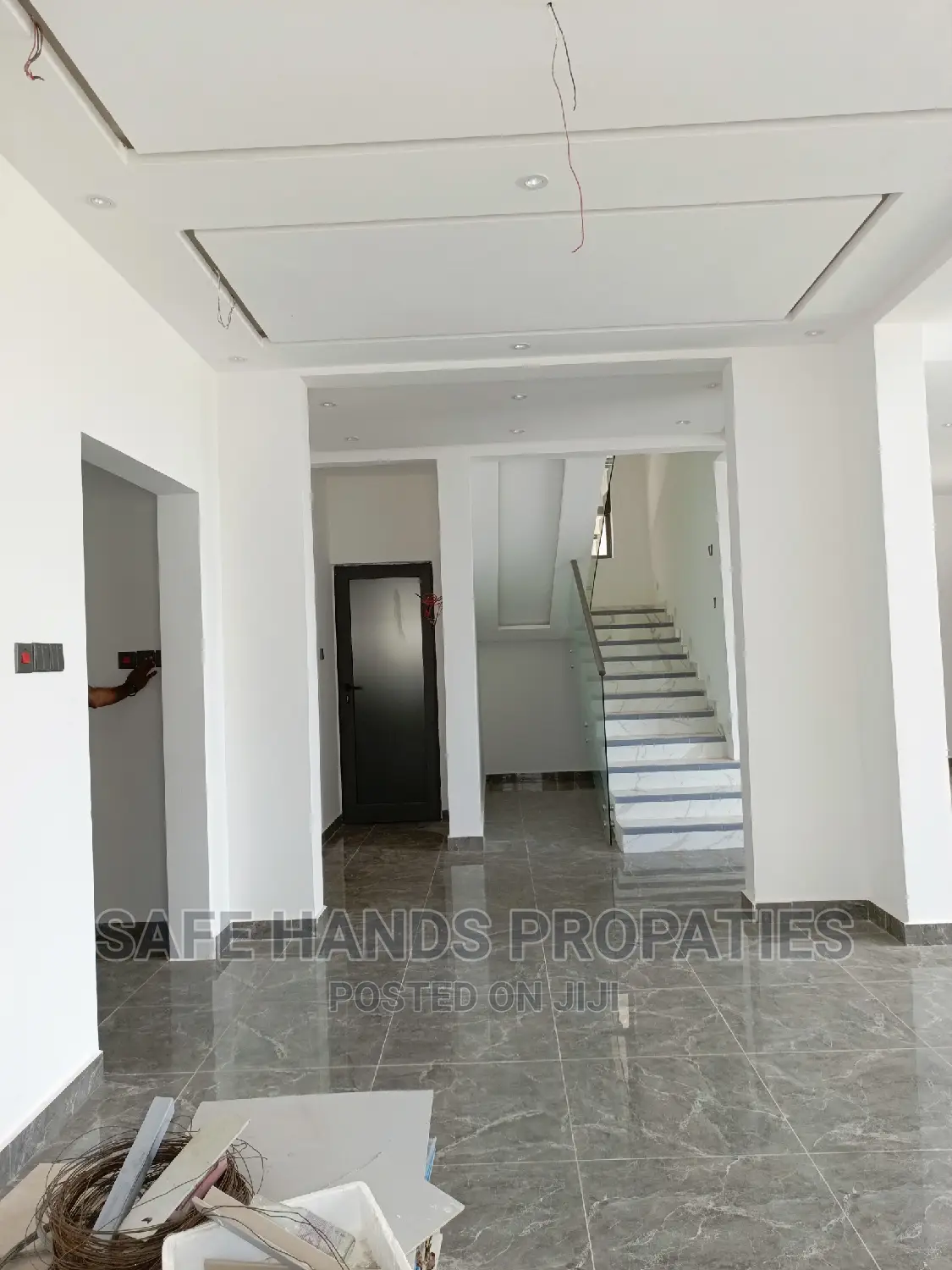 5bdrm Mansion in Nmai-Dzorn for sale
