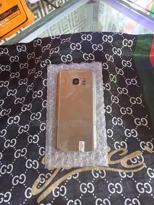 New Samsung Galaxy S7 32 GB Gold