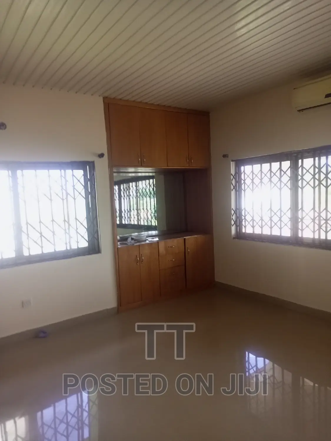 4bdrm House in Community 18, Tema Metropolitan for rent
