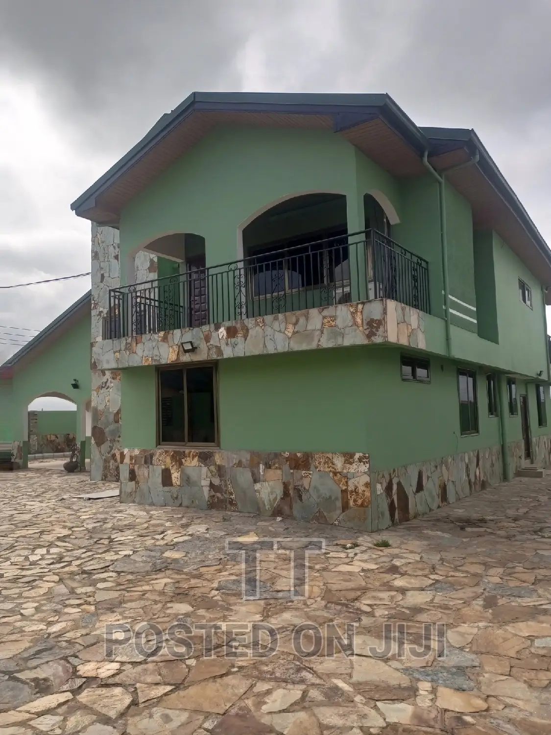 4bdrm House in Community 18, Tema Metropolitan for rent
