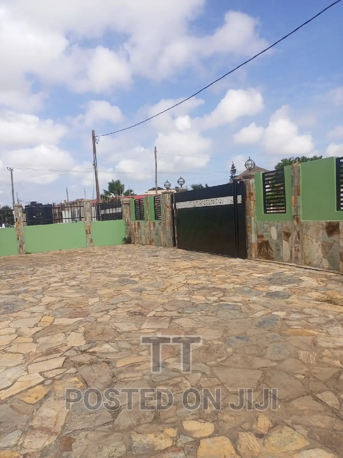 4bdrm House in Community 18, Tema Metropolitan for rent