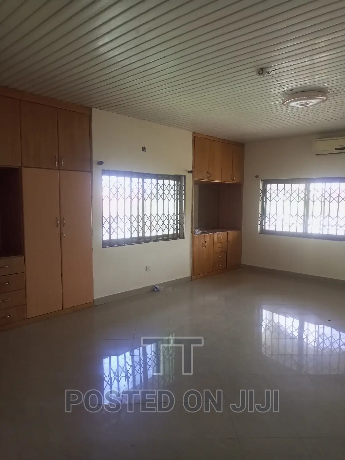4bdrm House in Community 18, Tema Metropolitan for rent