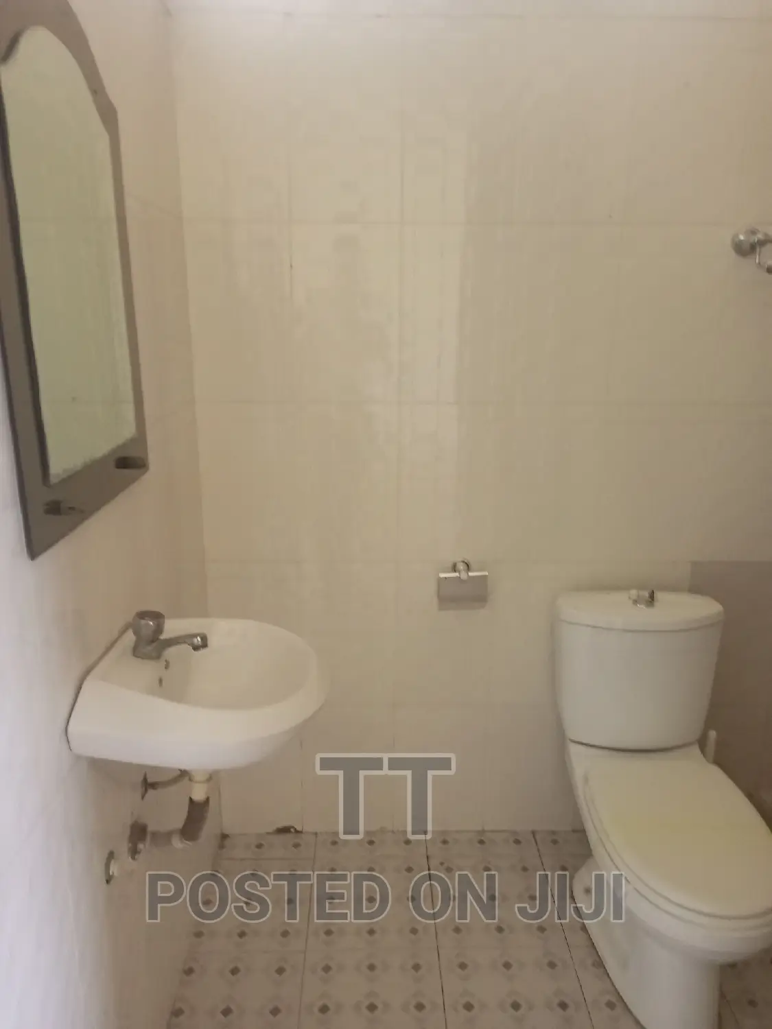 4bdrm House in Community 18, Tema Metropolitan for rent