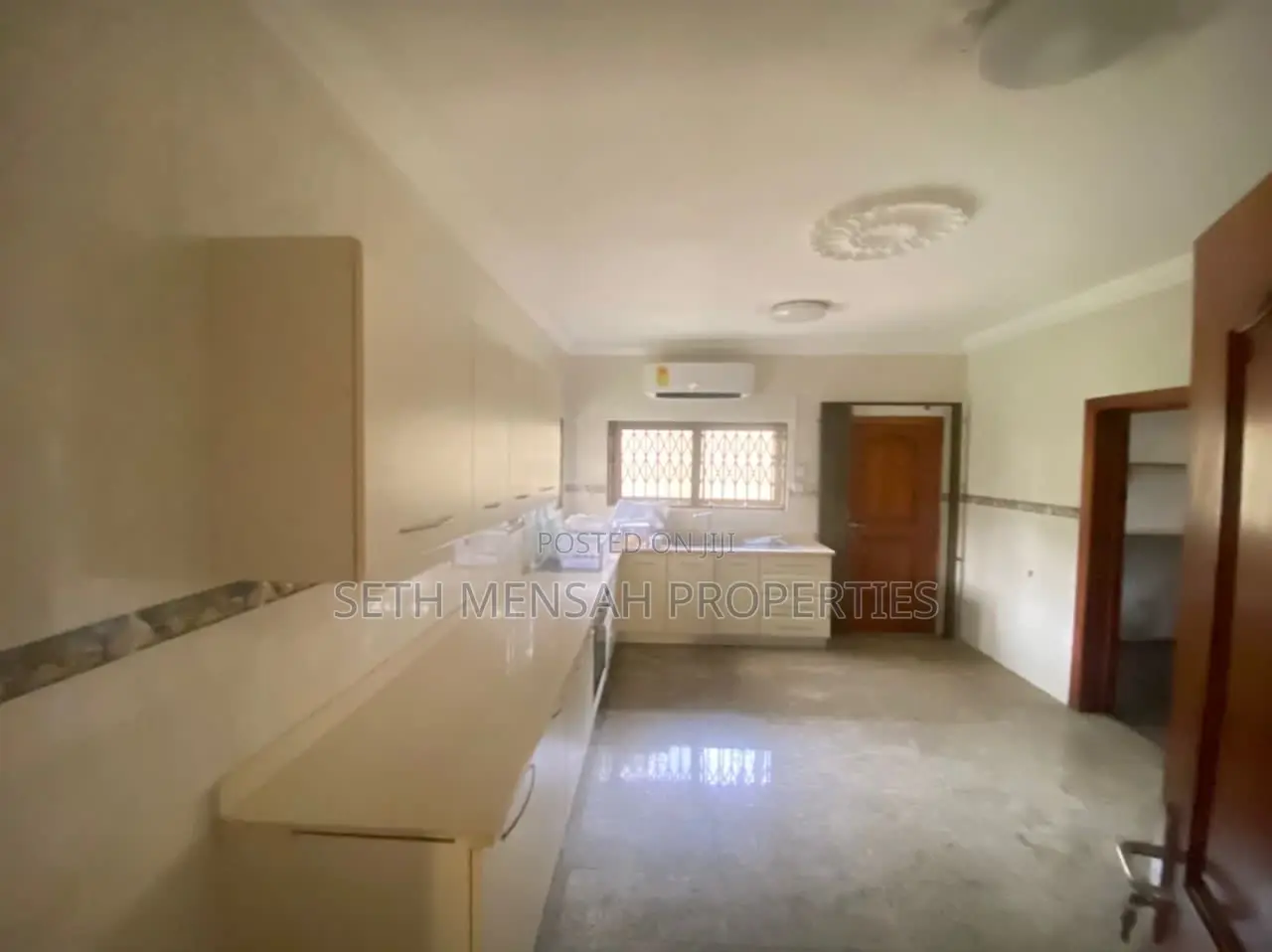 5bdrm Mansion in Airport Residential Area for rent