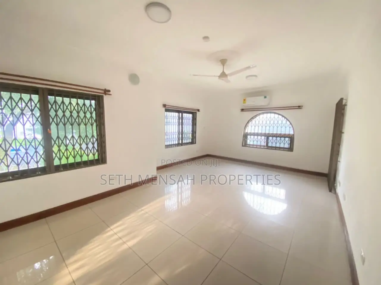 5bdrm Mansion in Airport Residential Area for rent