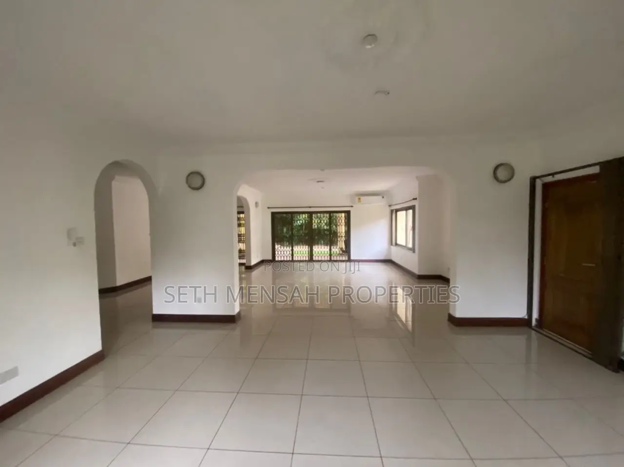5bdrm Mansion in Airport Residential Area for rent