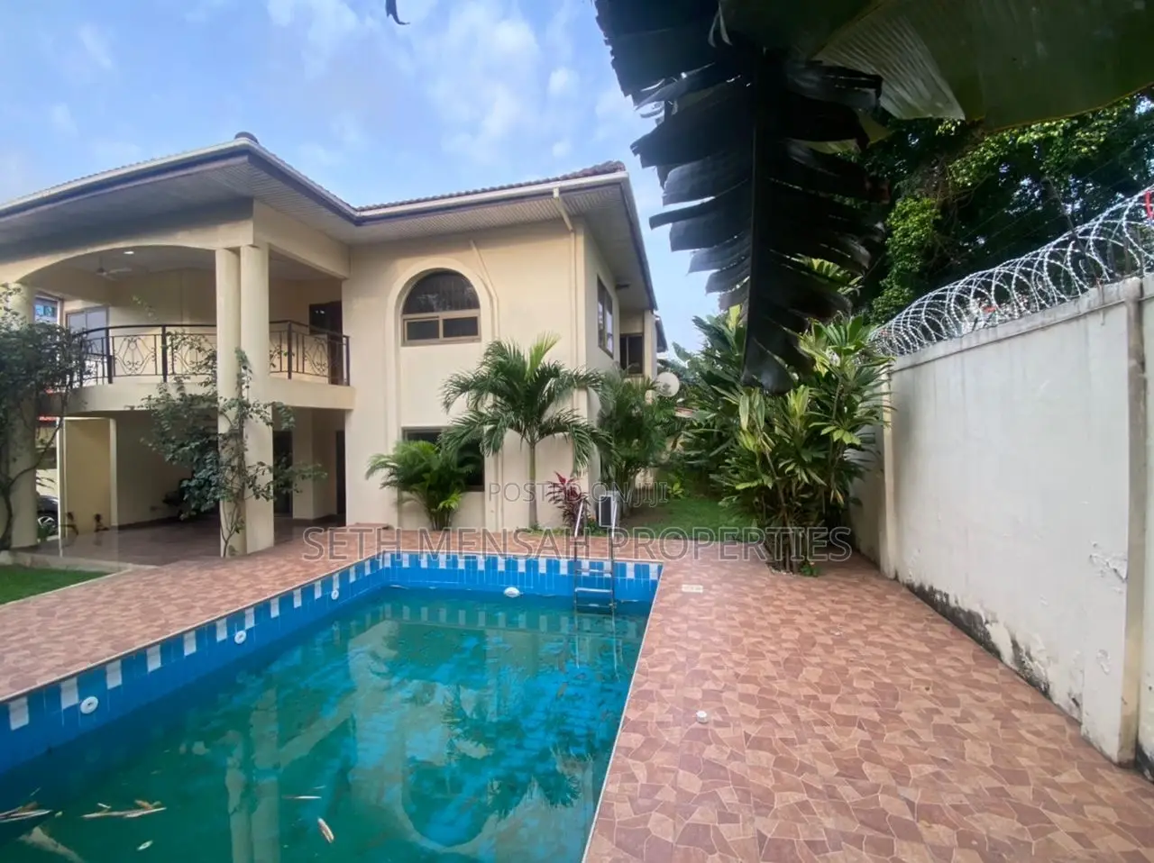 5bdrm Mansion in Airport Residential Area for rent