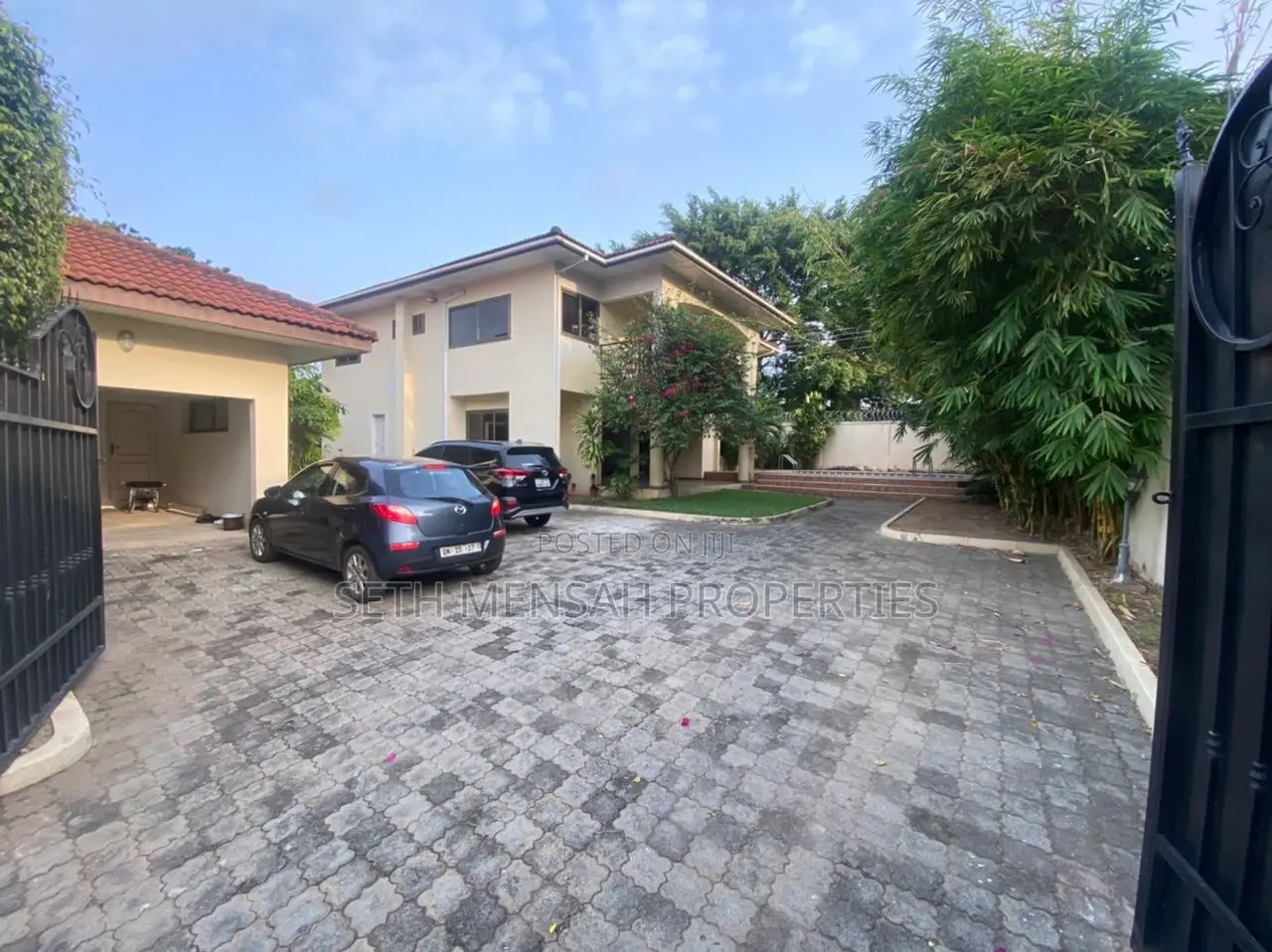 5bdrm Mansion in Airport Residential Area for rent