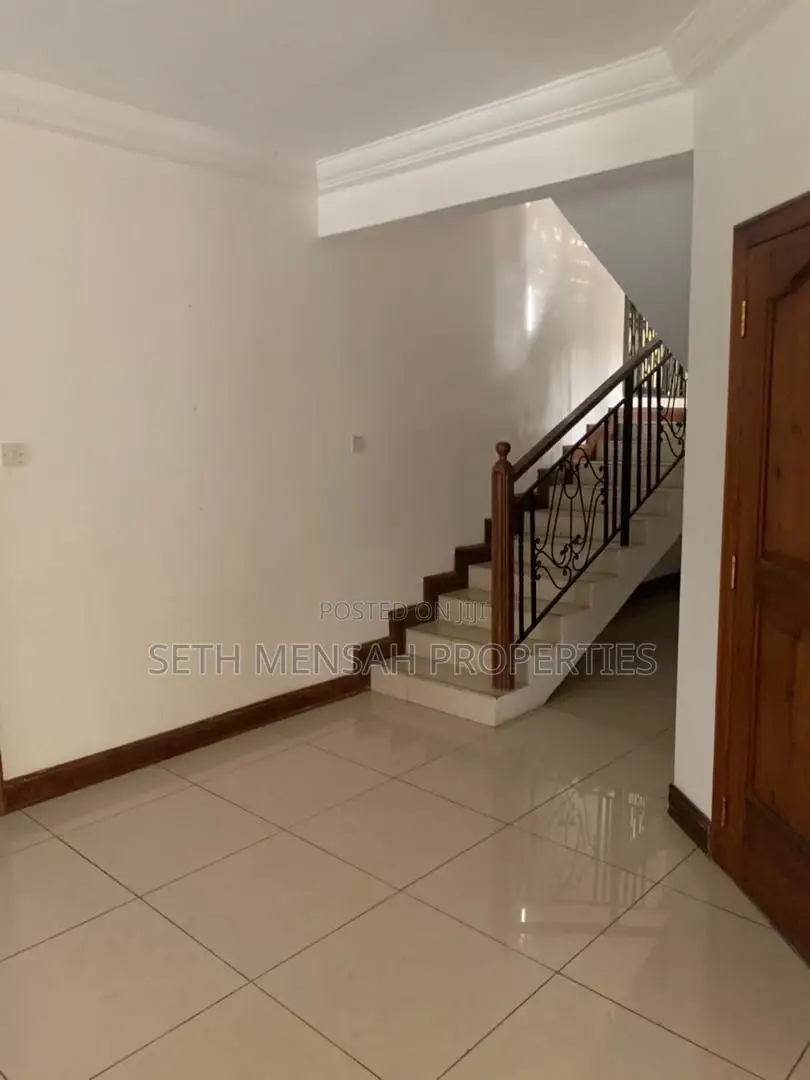 4bdrm Mansion in Airport Residential Area for rent