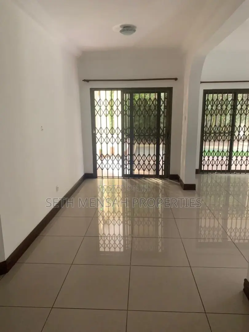 4bdrm Mansion in Airport Residential Area for rent