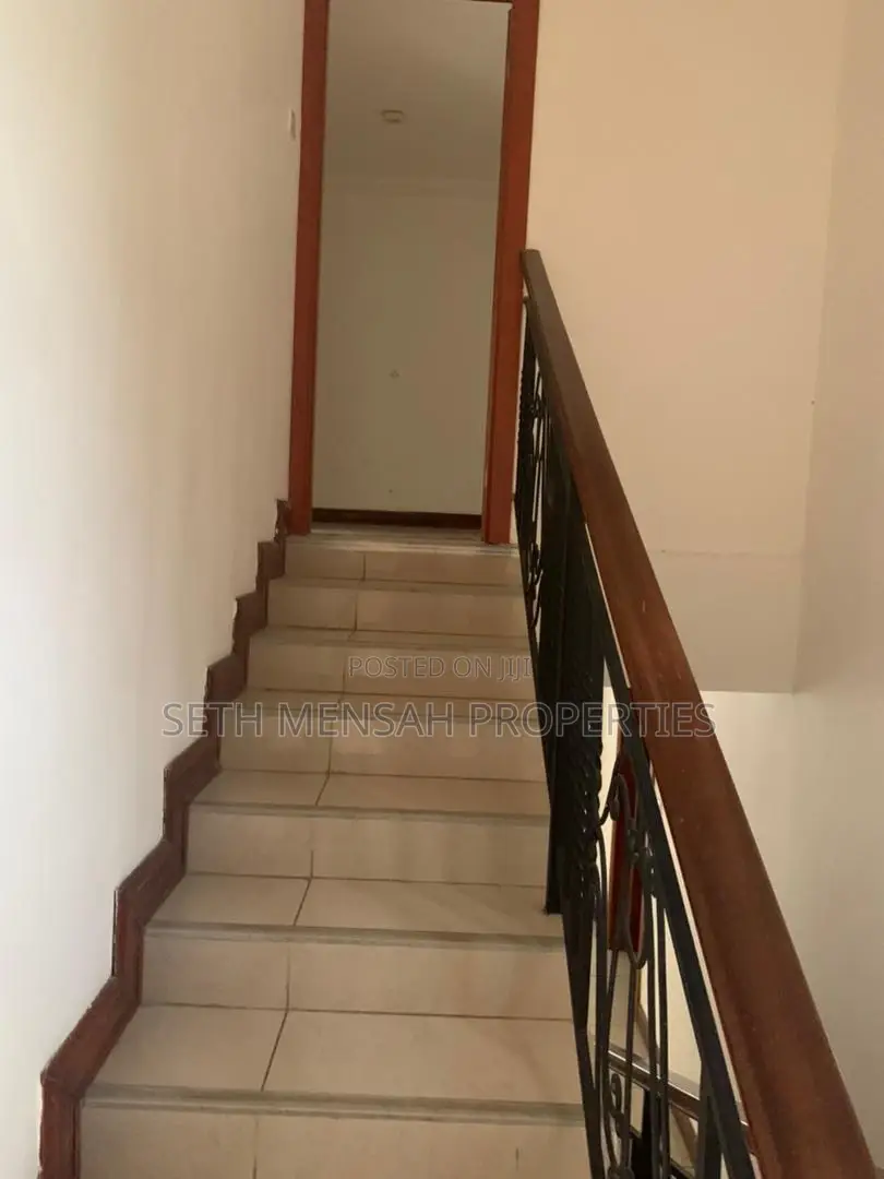4bdrm Mansion in Airport Residential Area for rent