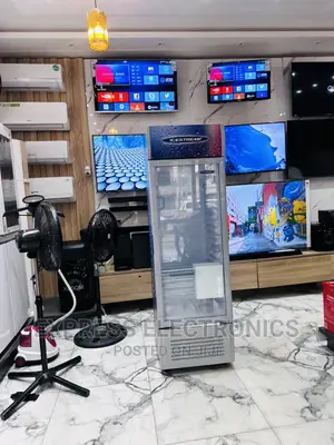 Eco Friendly Sleek UNI-250C 198LTRS Display Fridge