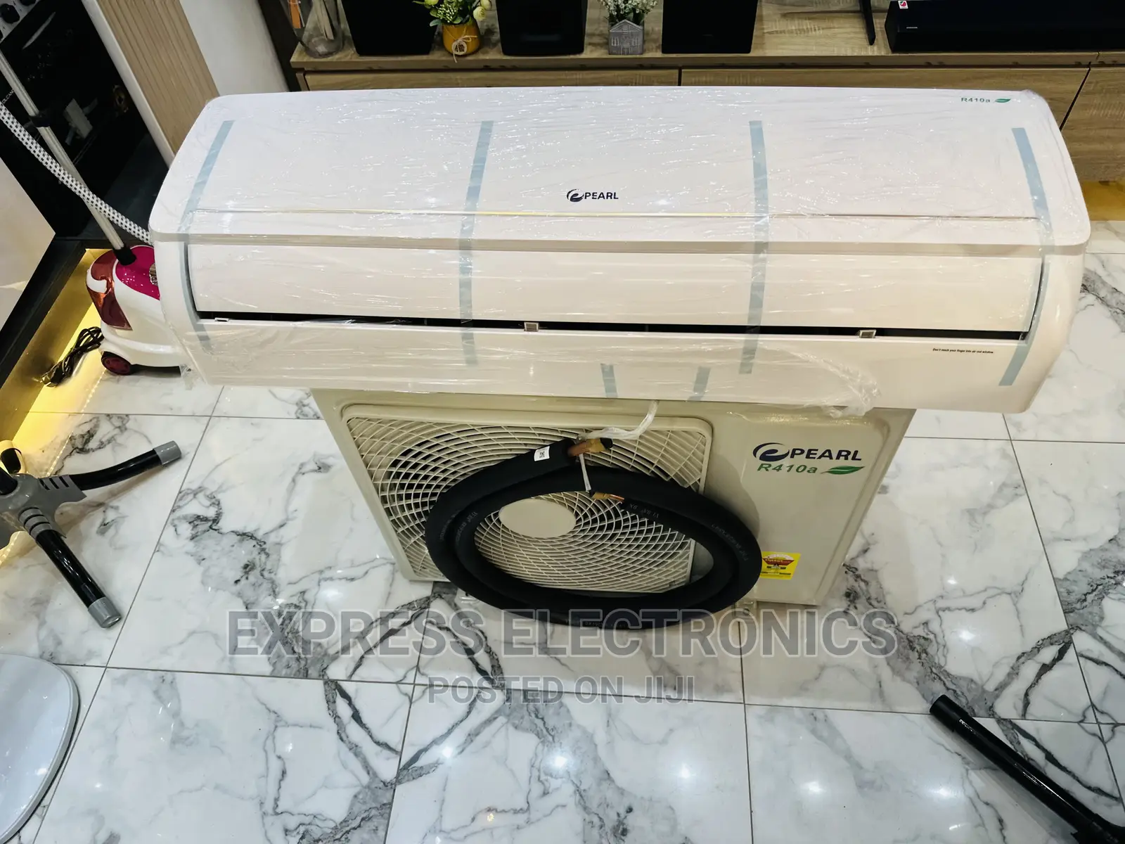 Eco Friendly Air Swings Pearl 1.5hp AC White Inverter