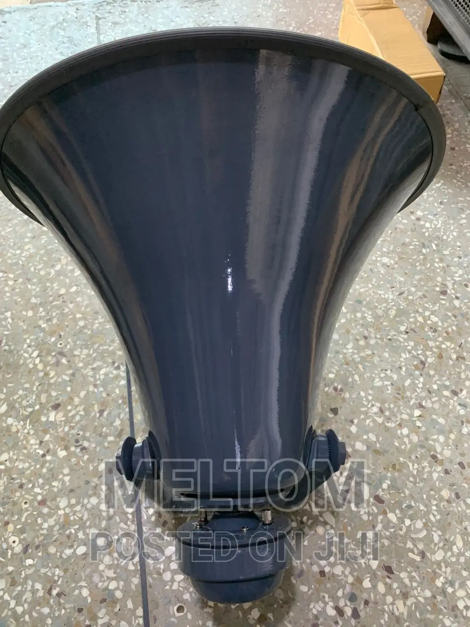 Maxx-on Horn Speaker (21 Inches)