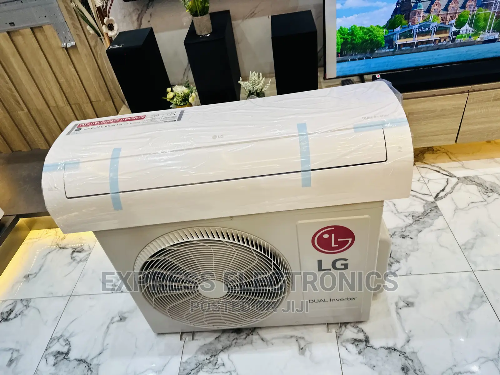 S4-Q12ja3a3  Airflow Swings Lg Smart Inverter AC