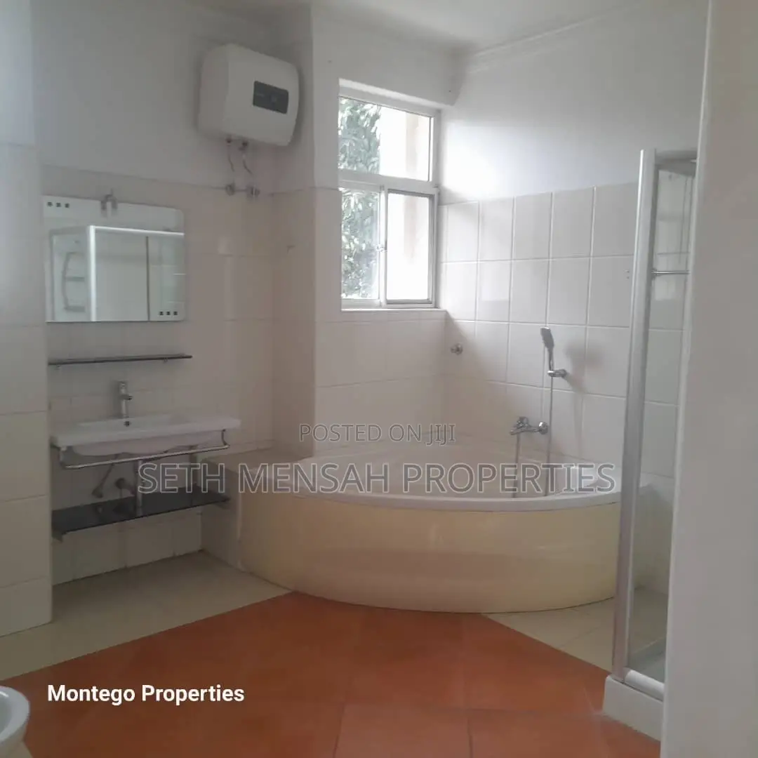 5bdrm Mansion in Dzorwulu for rent