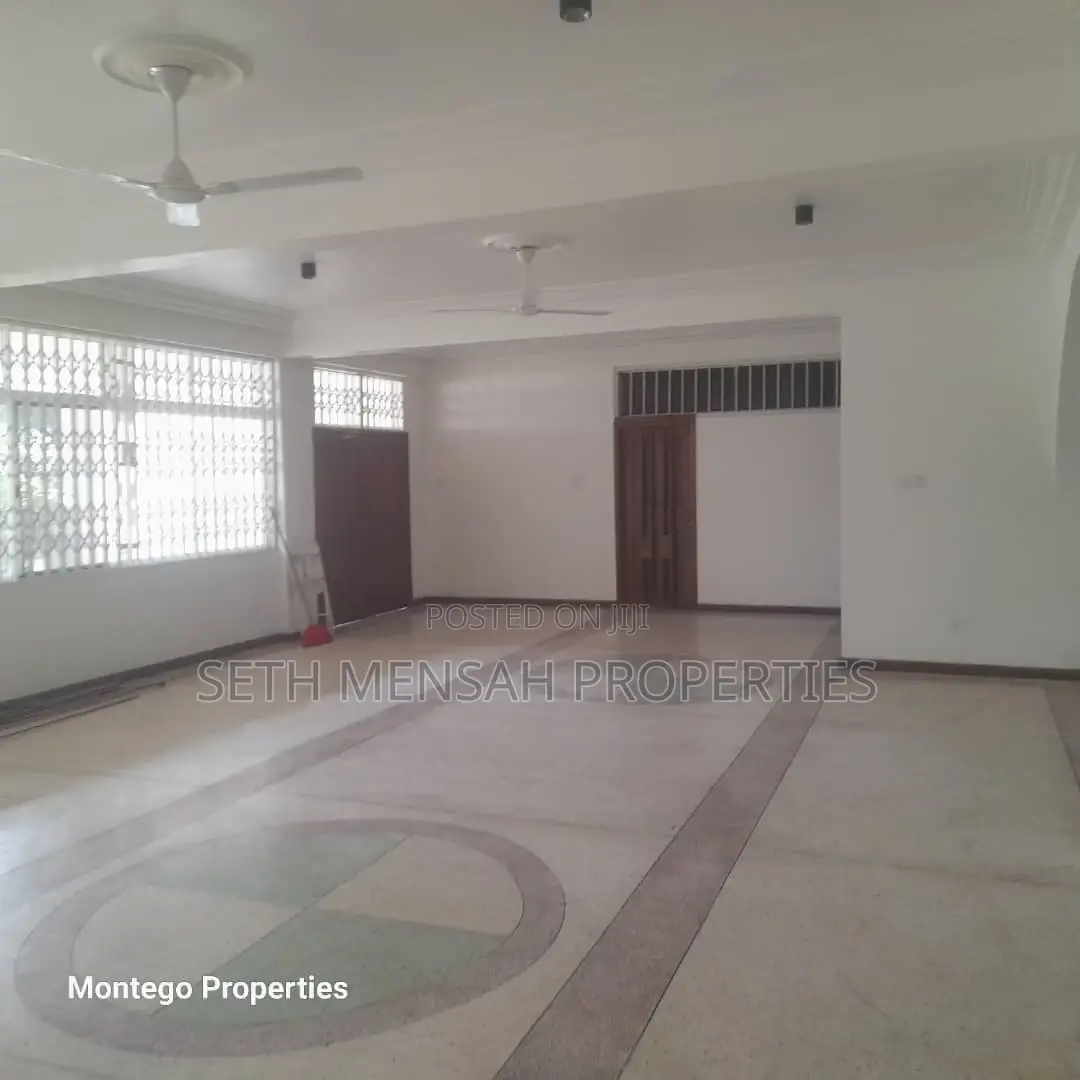 5bdrm Mansion in Dzorwulu for rent