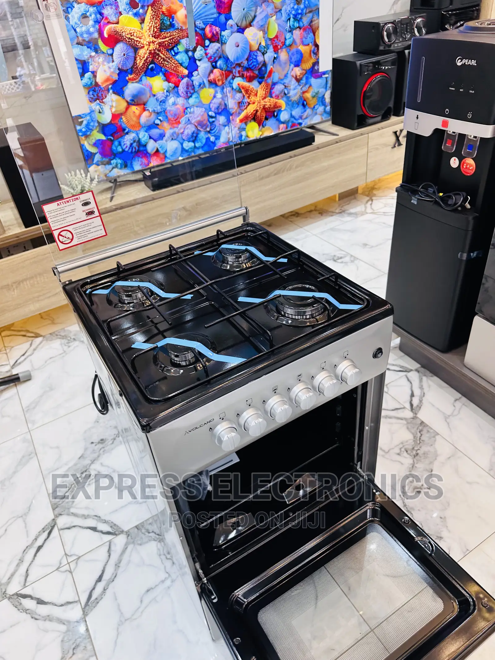 Tremendous Gas Cooker Sliver 50/50 4burner Oven Grill