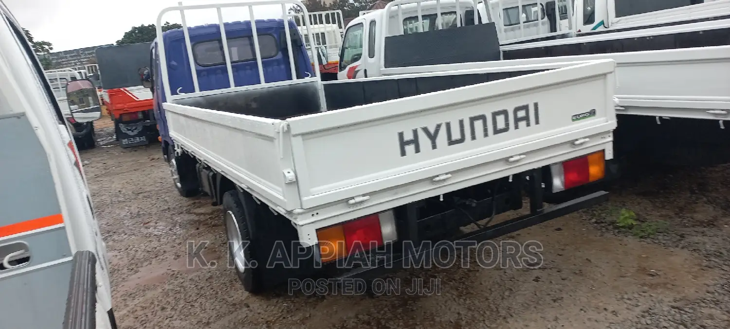 Hyundia Might 2 Truck