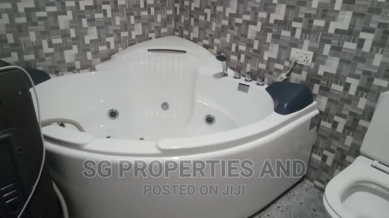 3bdrm Apartment in Batsonaa, Spintex for rent