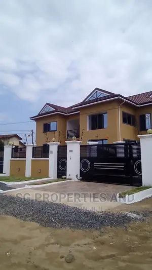 3bdrm Apartment in Batsonaa, Spintex for rent