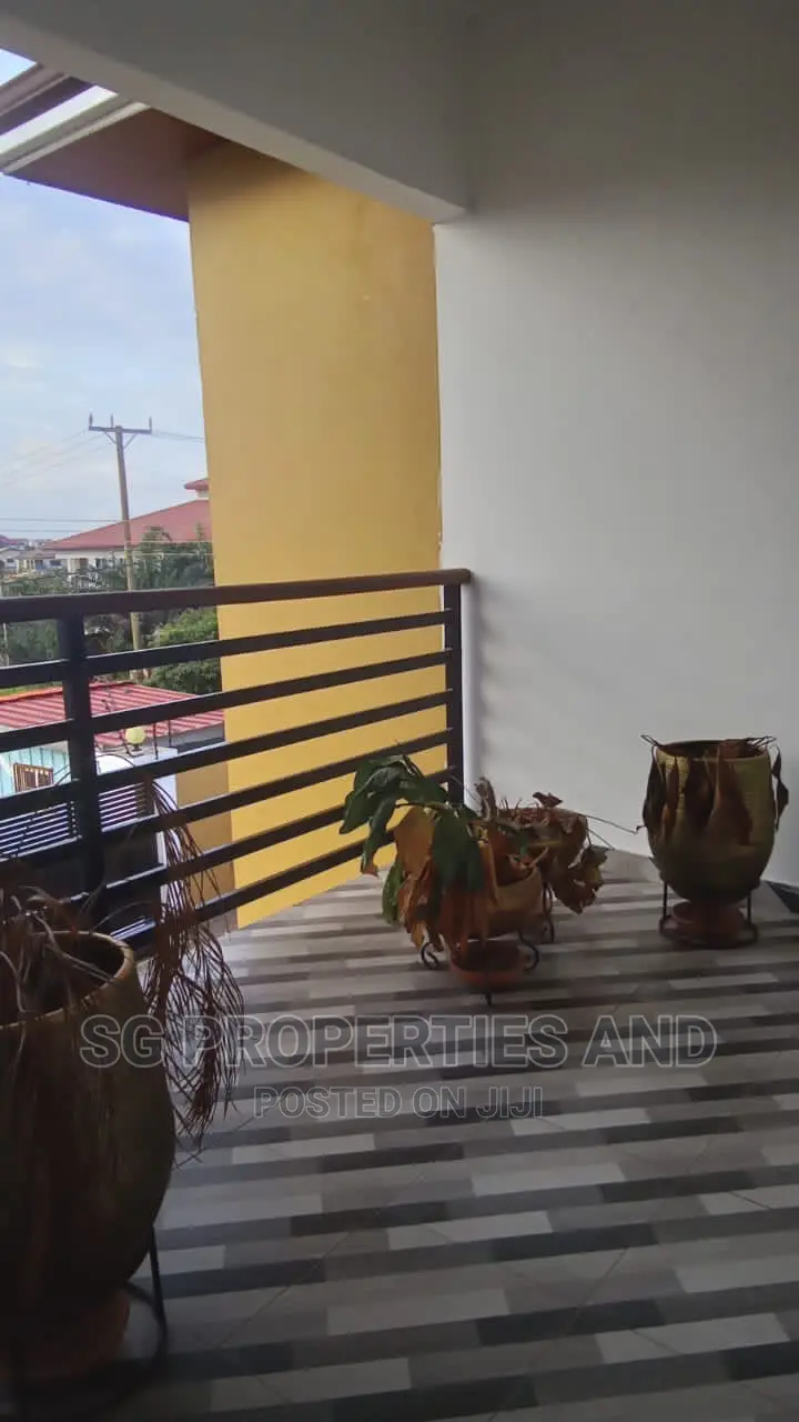 3bdrm Apartment in Batsonaa, Spintex for rent