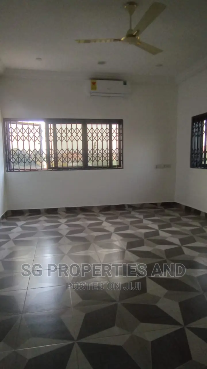3bdrm Apartment in Batsonaa, Spintex for rent