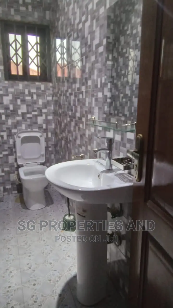 3bdrm Apartment in Batsonaa, Spintex for rent